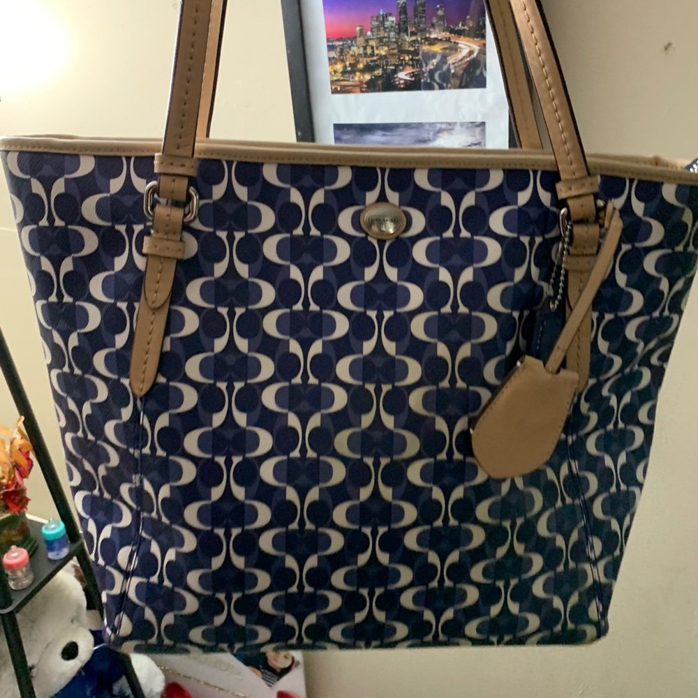 Authentic coach purse
